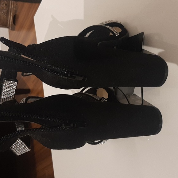 Black chunk heels - Picture 3 of 4